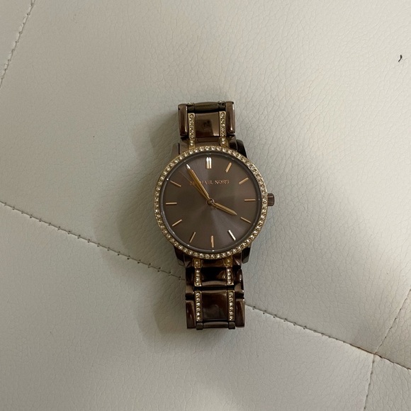 Michael Kors Watch (Womens) - Picture 7 of 7